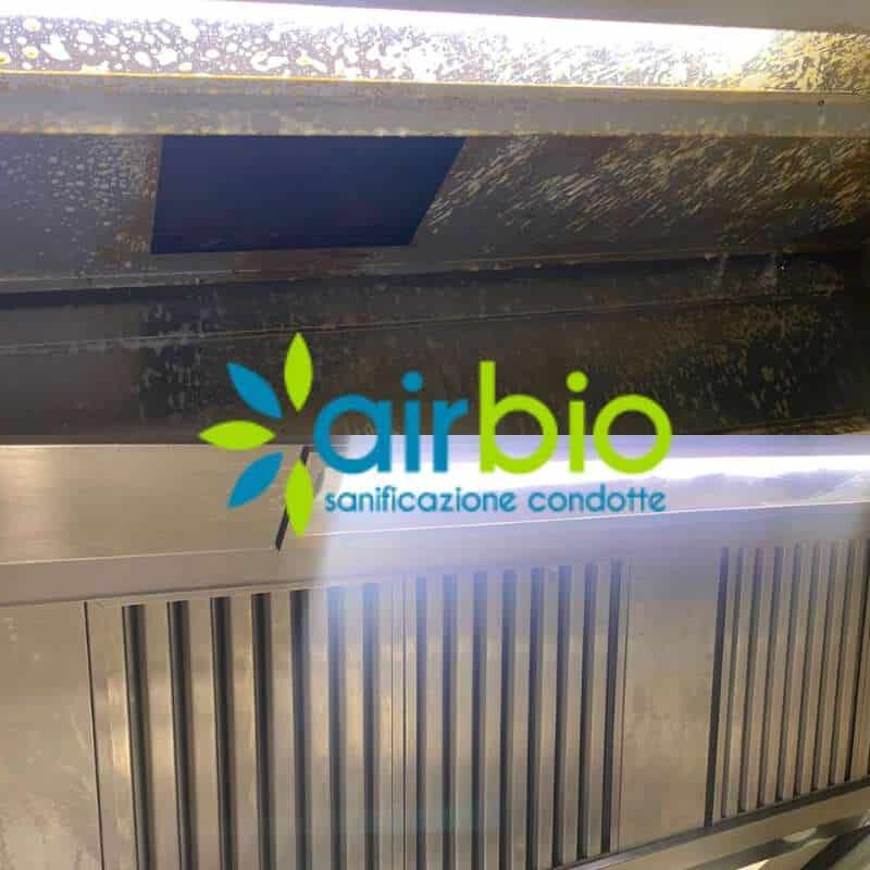 Pulizia e sgrassaggio cappa cucina ristorante