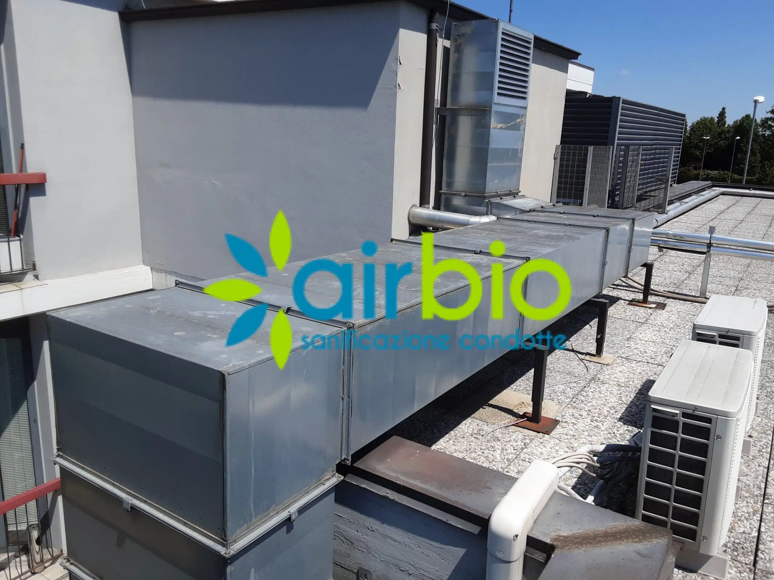 Bonifica di un impianto aeraulico industriale a Carpi, in provincia di Modena: intervento AirBio su UTA, condotte e terminali